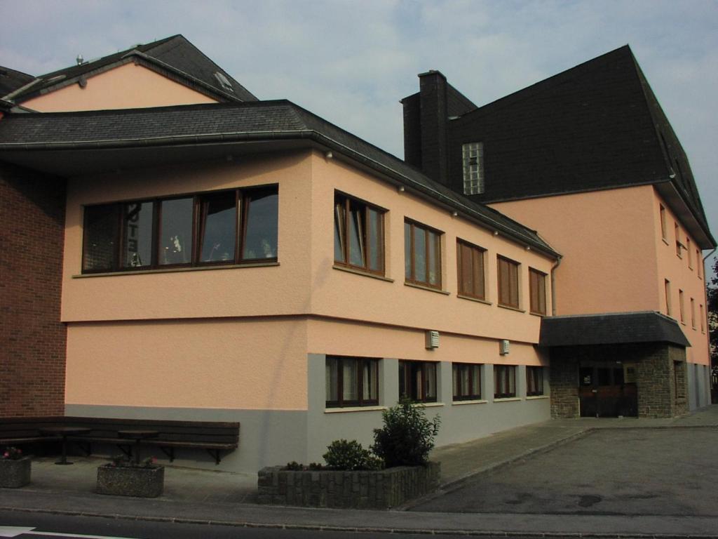 Hotel Restaurant Braas Esch-sur-Sure Exterior photo